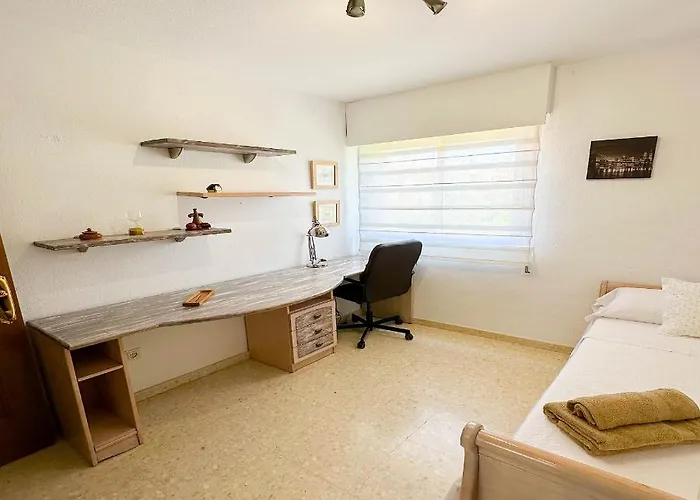 Catalina - Close To The Estepona