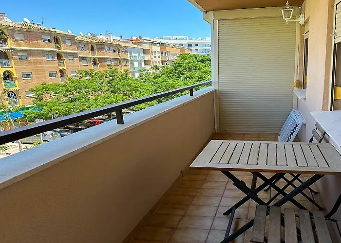 Catalina - Close To The Estepona